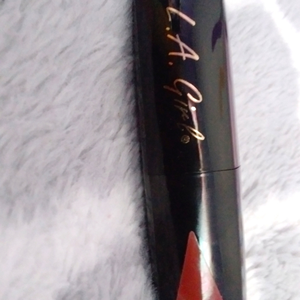 La girl  nude lipstick brand new